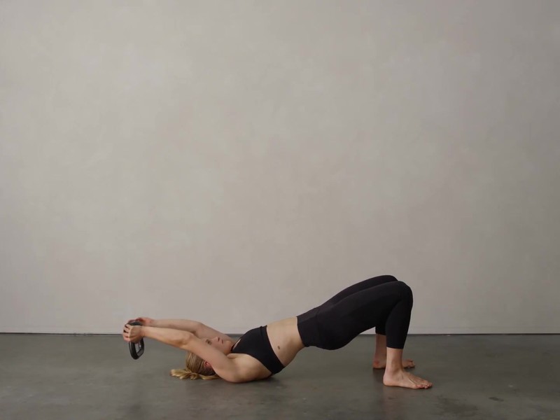 The 9 Best Kettlebell Glute Exercises With Sample Workout