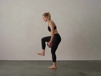 The 6 Kettlebell Balance Exercises To Improve Stability Thumbnail Image