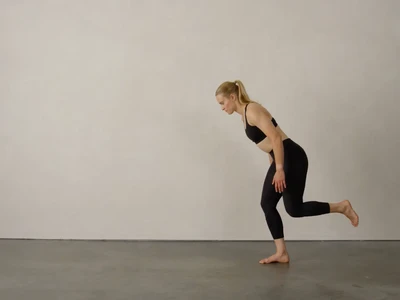 Try These 6 Advanced Balance Exercises for Athletes Thumbnail Image